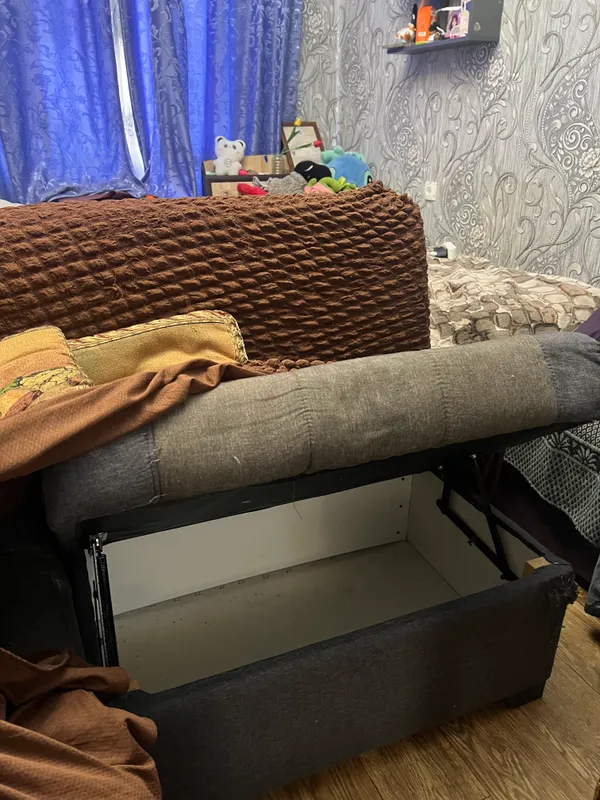 Срочно Уголок на кухню с чехлом 3 Срочно Уголок на кухню с чехлом 3