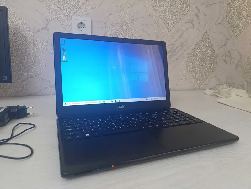Srochna noutbuk sotiladi Acer Aspire E1 Hotirasi 1 TB