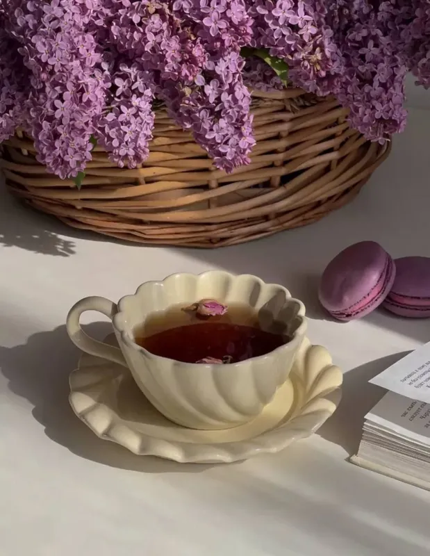 Чашки с блюдцами обычно изготавливаются фарфора. — фото 1