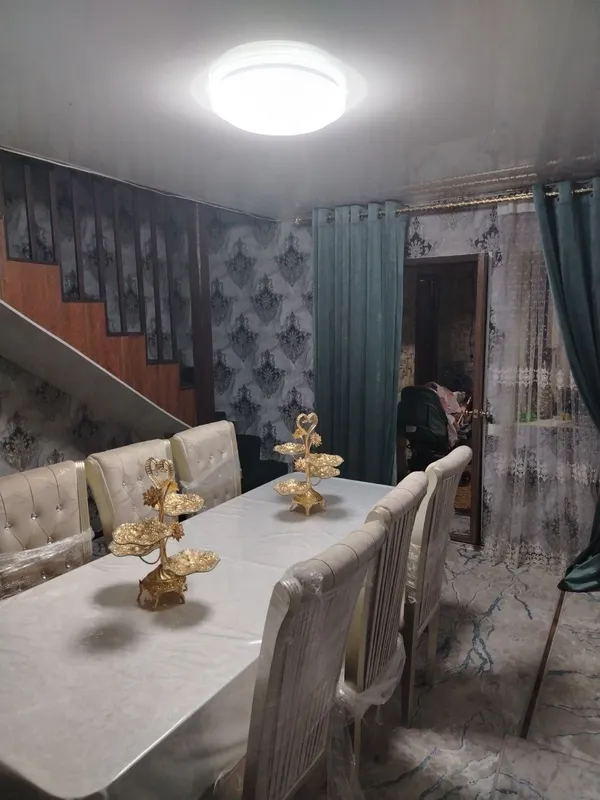 Продается дом в общем дворе
Яшнабадский 8 Продается дом в общем дворе
Яшнабадский 8