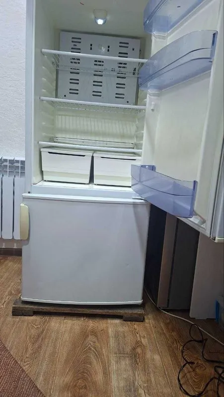 Холодилник БРЮСА 8
