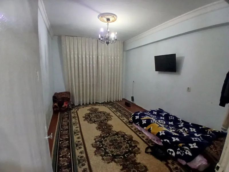 9 qavatli dom 8 etaji
