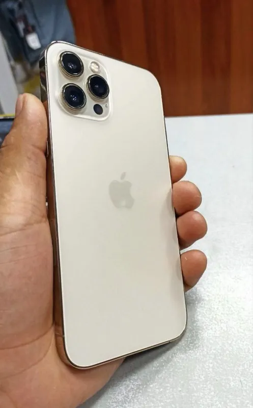 Iphone 12 pro max gold rangi sotiladi 1