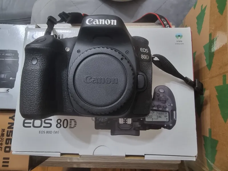 Canon EOS 80D фотоаппарат — фото 1