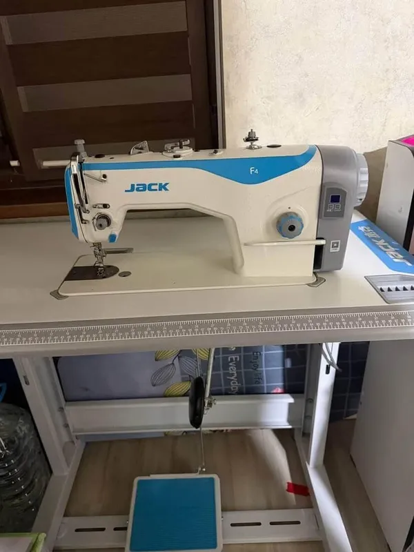 Jack F4 машинка.