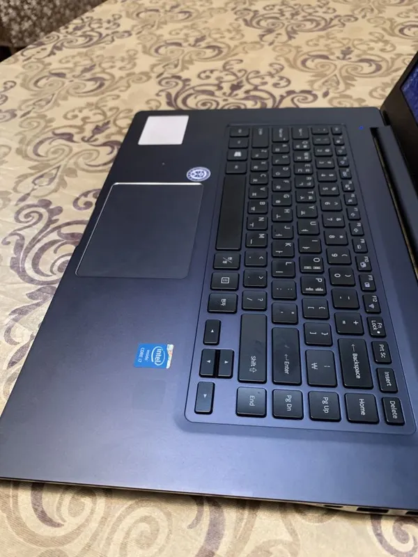 Notebook Core i7 holati tiniq — фото 4