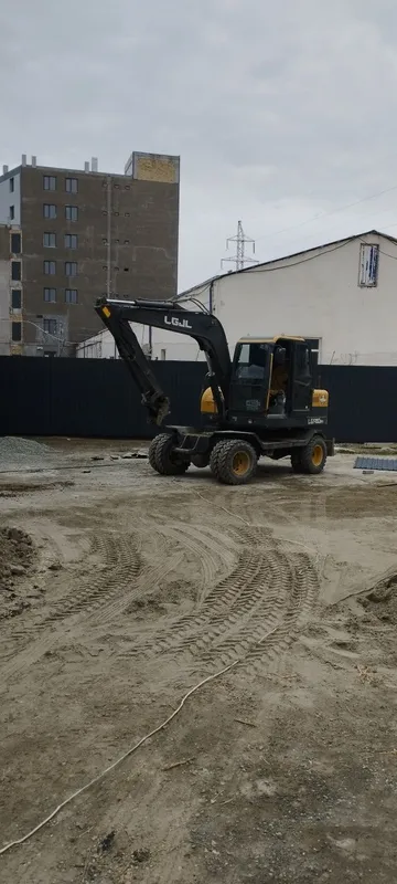Ekiskavator ELG 680