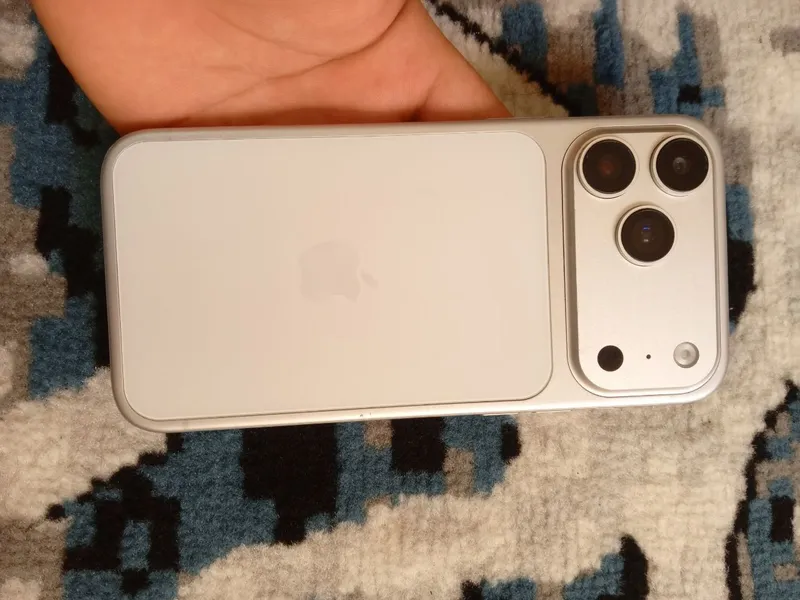 iPhone 17 pro Max Dubai 1/1 4 iPhone 17 pro Max Dubai 1/1 4