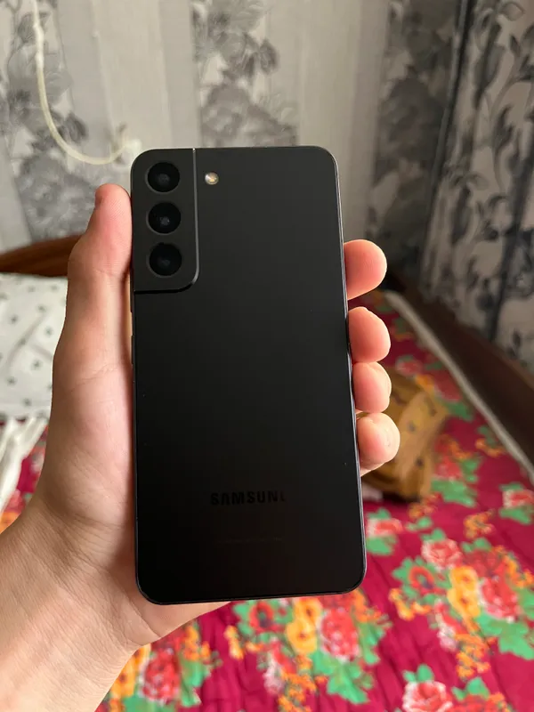 Продается телефон Samsung s22