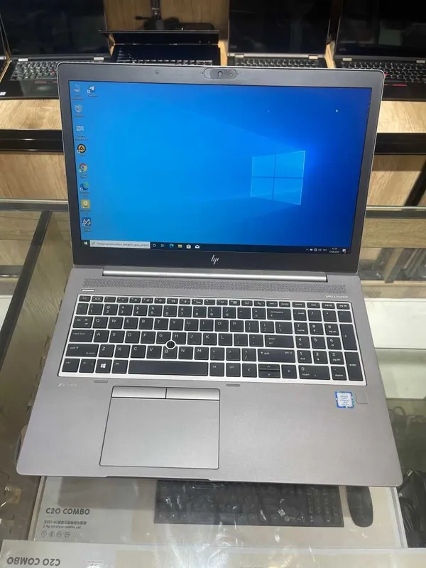 HP ZBook 15u Intel Core i7-8650U, 16 GB tezkor xotira, 256 GB SSD 3 HP ZBook 15u Intel Core i7-8650U, 16 GB tezkor xotira, 256 GB SSD 3