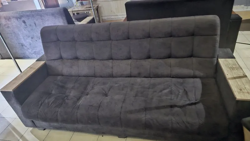 12ta divan bor kichkinasi 800ming kattasi 1million dan 2