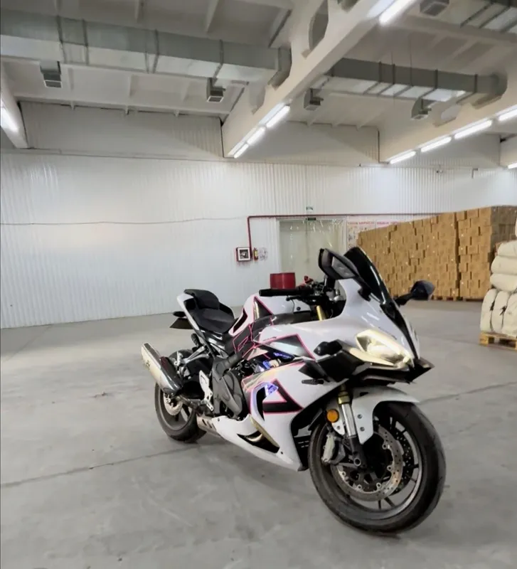 Qj moto 800rr Sotuvda