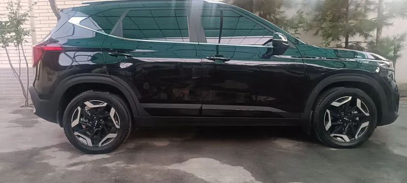 Kia Seltos PREMIUM 2