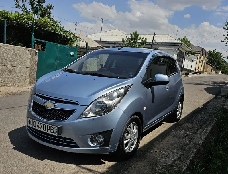 Срочно spark 1.0 автомат в отличном состоянии с маленьким пробегом 1
