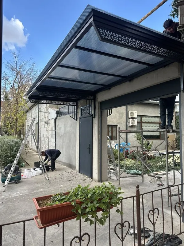 Naves darvaza reshotka perela
