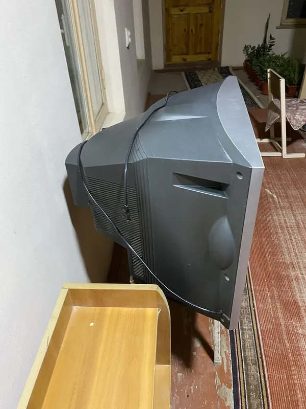Продается телевизор LG Flatron — фото 1