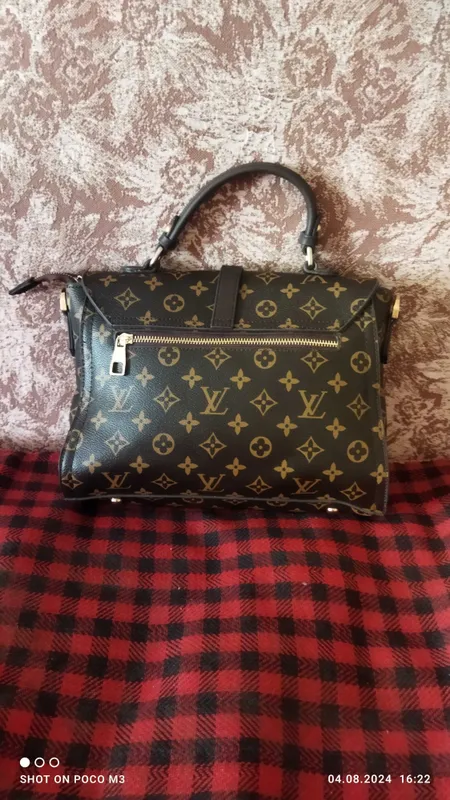 Сумка Louis Vuitton — фото 1 Сумка Louis Vuitton — фото 1