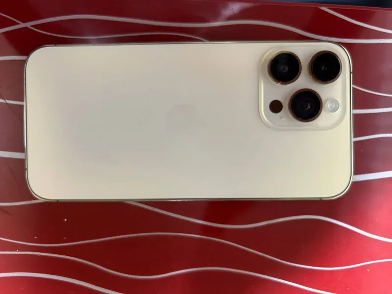 iPhone 14 Pro Max с заблокированной SIM-картой 3