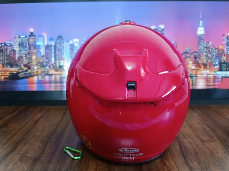 Мото шлем от Японского бренда ARAI VECTOR 5