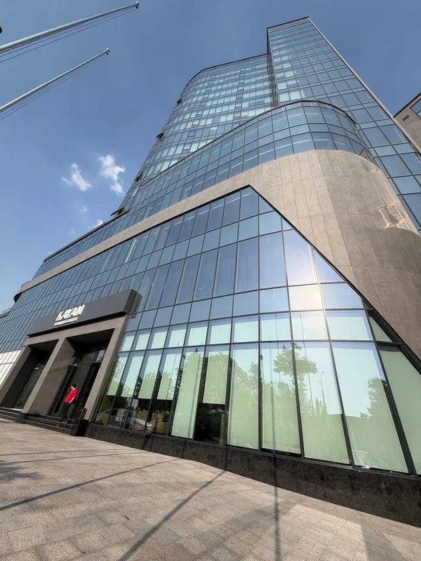 Аренда офиса с ремонтом в БЦ KAYAN 290 кв.м — фото 1