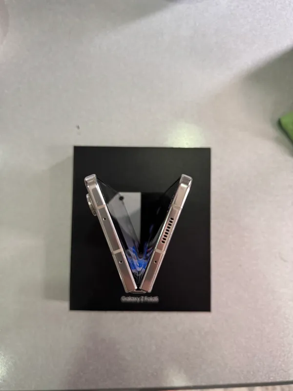 Galaxy Z fold 5 — фото 1