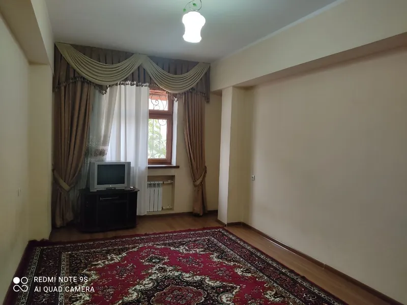 Сдается в аренду 4 комнатная квартира в центре города — фото 1