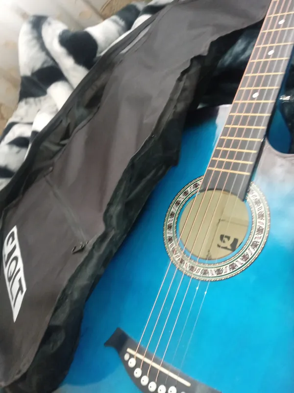 gitara sotiladi ishlatilmagan holati yangi 3