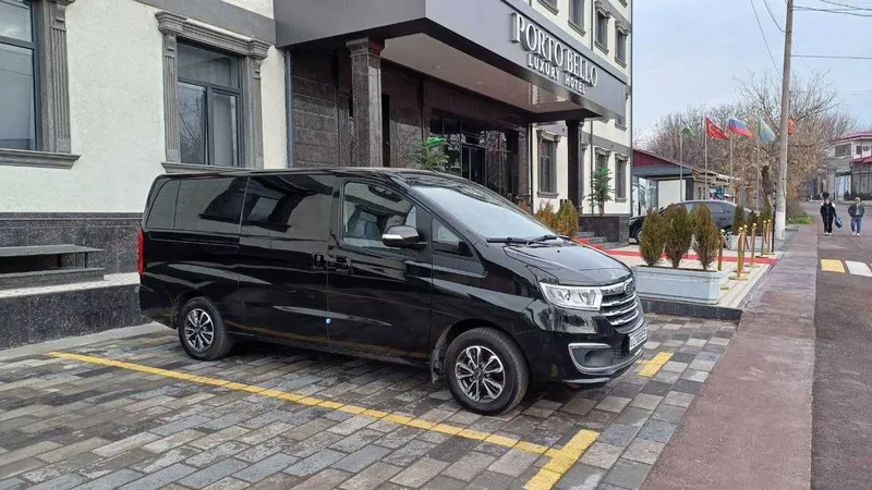Mountain Getaway! 8-Seater JAC M3 Mini-Van | Professional Service — фото 3