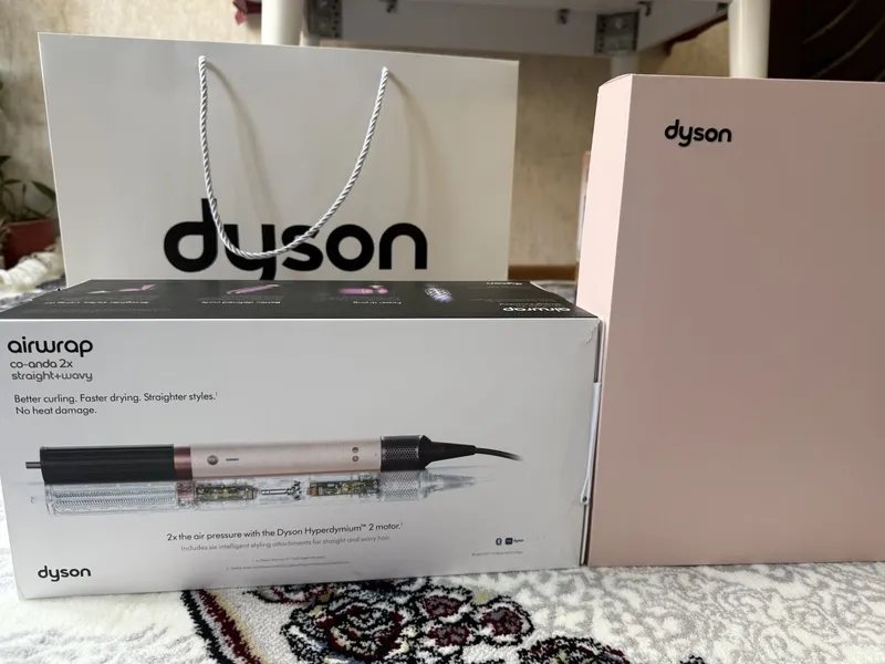 Dyson Co anda modeli va dyson taroqlar to'plami Dyson Co anda modeli va dyson taroqlar to'plami