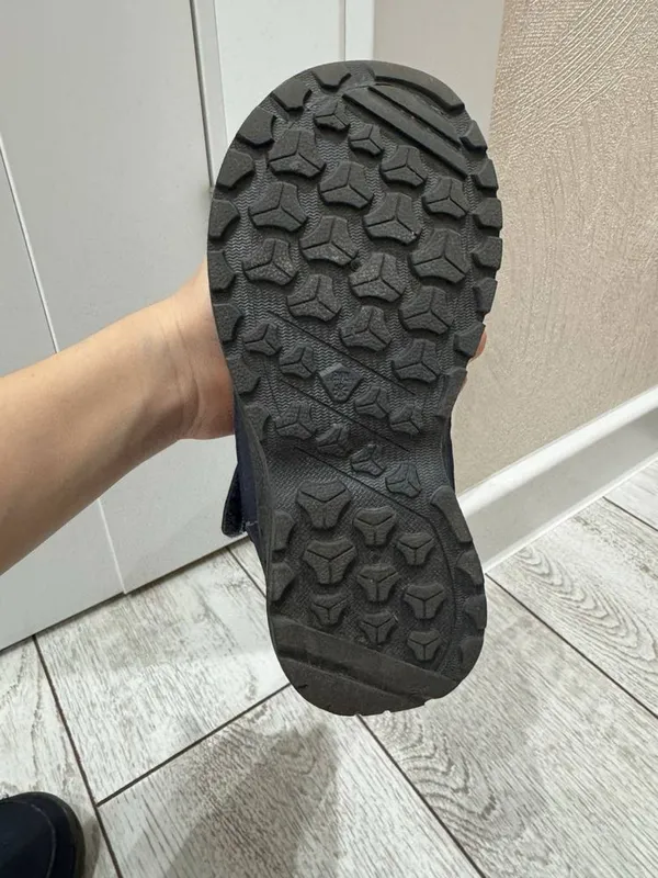 Продам детские ботинки Decathlon 6 Продам детские ботинки Decathlon 6
