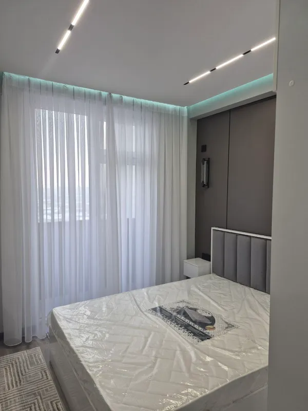 экс квартира 3-х комнатная 800$