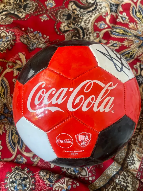 Abbosbel Fayzullayev imzo qoygan coca-cola koptoki