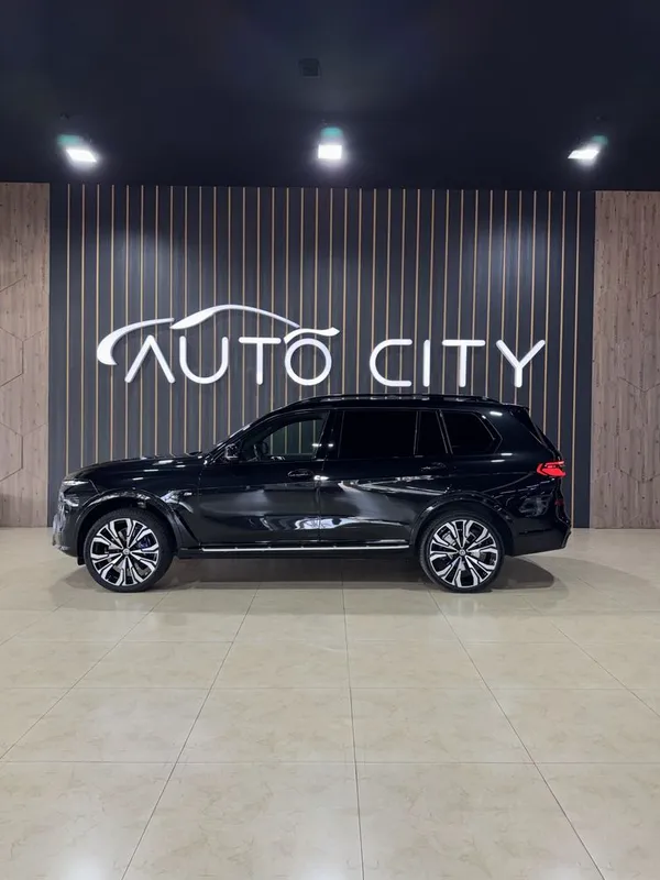 Bmw X7 xDrive40i — фото 1