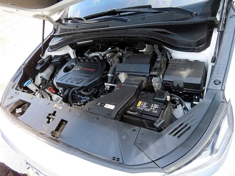 Hyundai SantaFe 2.0 Turbo, 4WD 4 Hyundai SantaFe 2.0 Turbo, 4WD 4