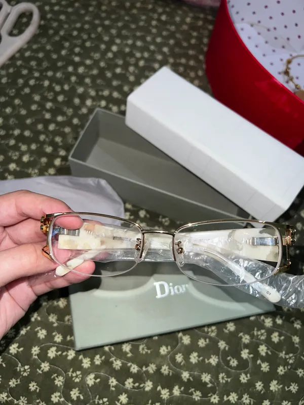 Dior uslubidagi ko’zoynak sotiladi — фото 1