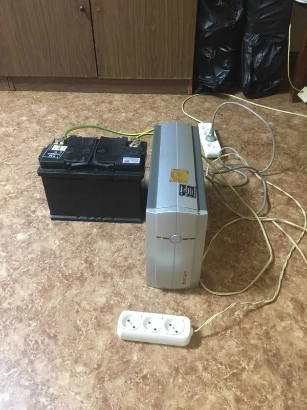 UPS Mercury Smart 1500 с аккумулятором 74 ампера выход 220 вольт