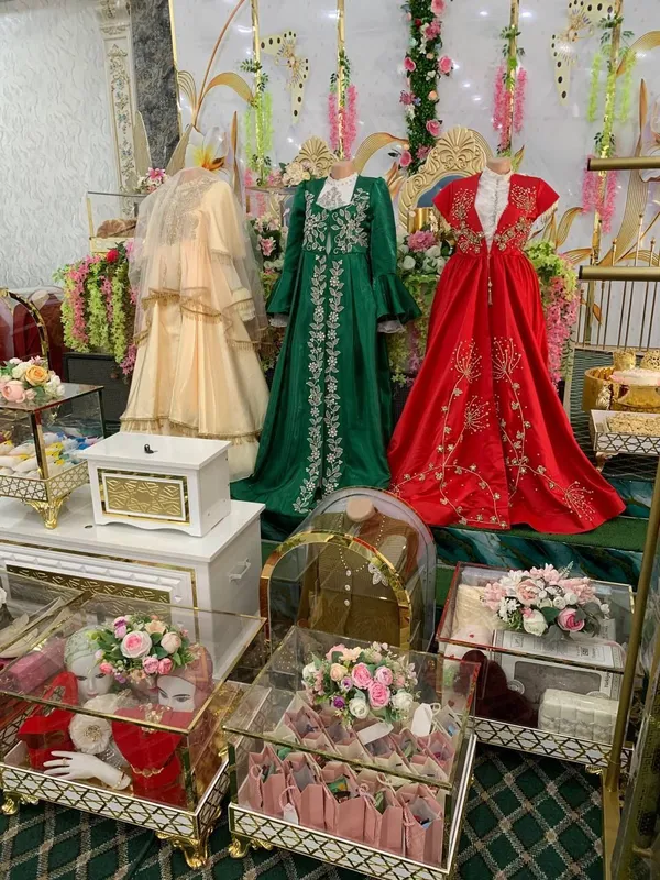 Платье для невесты (ансамбль) Платье для невесты (ансамбль)