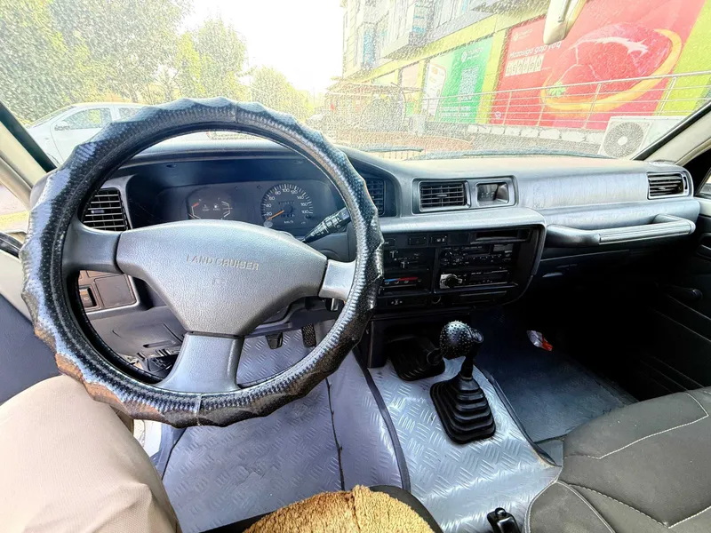 Toyota Land Cruiser 80 6