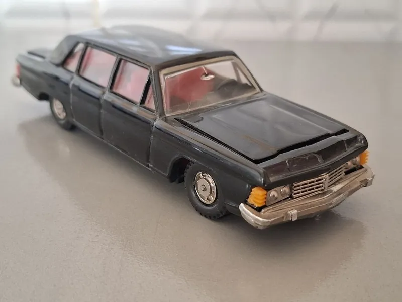 Коллекционная модель Чайка Газ 14, масштаб 1:43 — фото 1