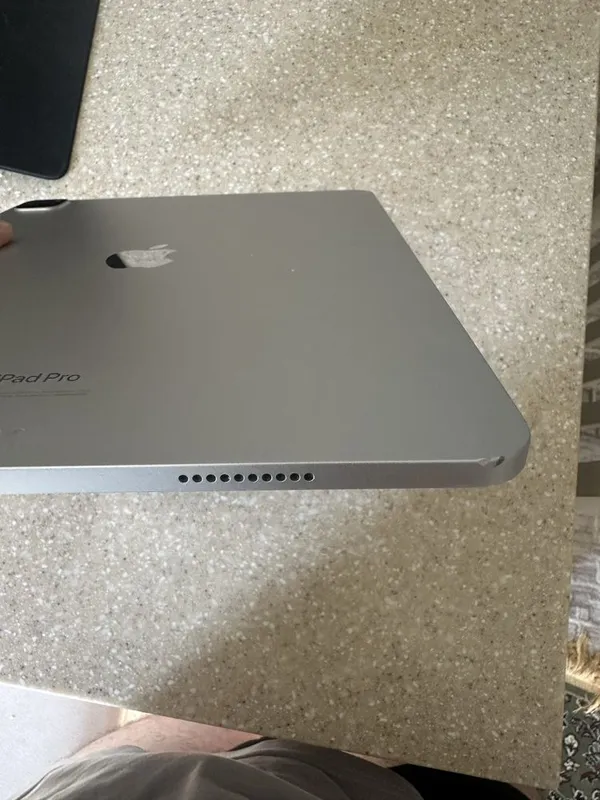 Продам iPad pro 12.9 M2 128 gb, wifi 7 Продам iPad pro 12.9 M2 128 gb, wifi 7