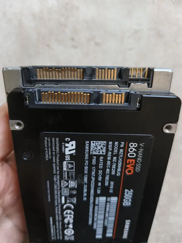 SSD диски SATA 2.5 Samsung 250GB и Toshiba 128GB 2