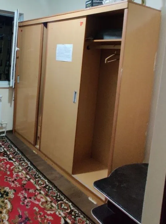 Шкаф сотилади