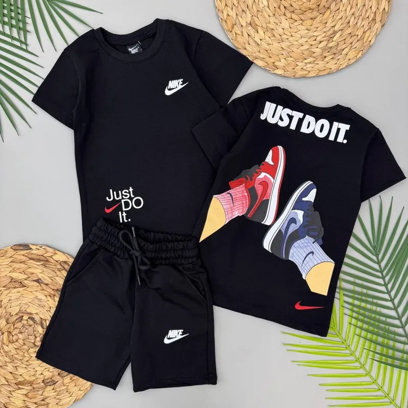 Комплект для мальчиков и девочек Nike, футболка и шорты 1