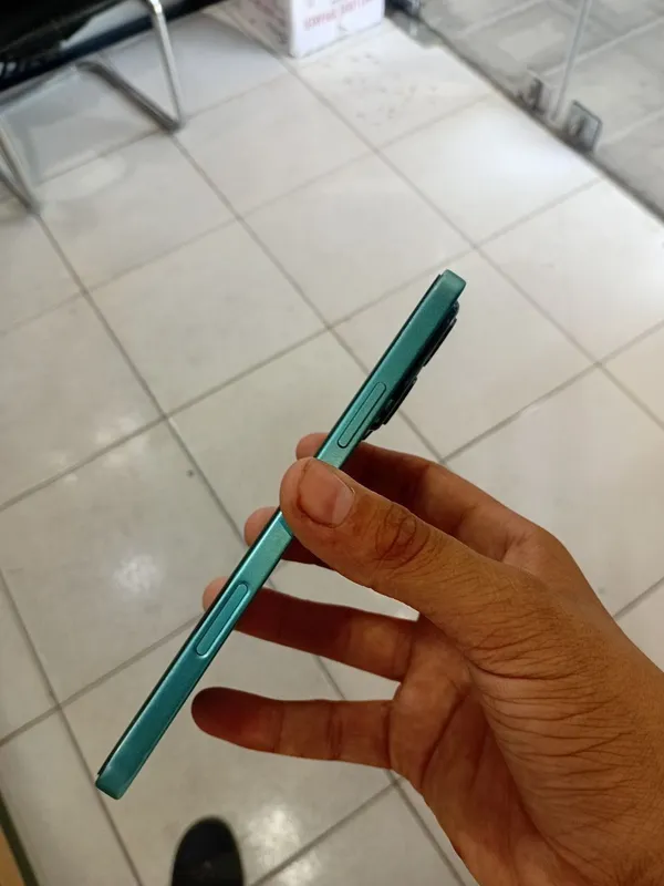 Продаётся Honor 400 Lite, цену обсудим 5 Продаётся Honor 400 Lite, цену обсудим 5