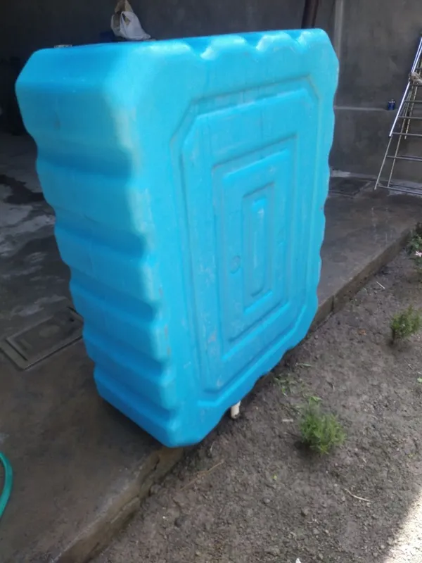 Srochni 500 litrlik yomkistni bachok sotiadi 5 ta dona bor 3 Srochni 500 litrlik yomkistni bachok sotiadi 5 ta dona bor 3
