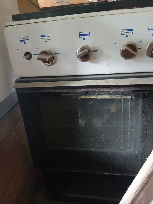Eski mebel , gaz plita , kir yuvadigon moshina , pilisos sotiladoli — фото 2