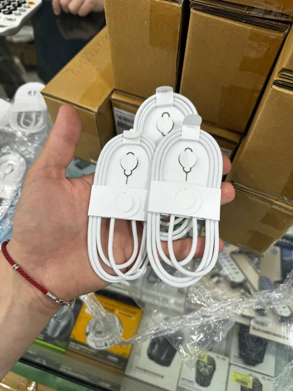 Apple Original Yechma Cable