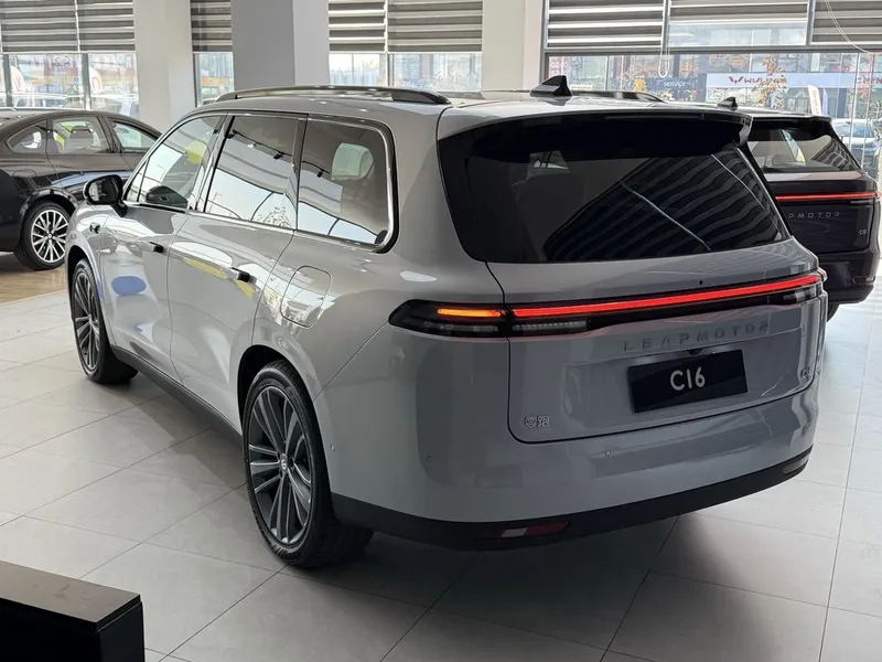 Leapmotor c16 5 orindiqlik elektro 630 km 2026 — фото 2