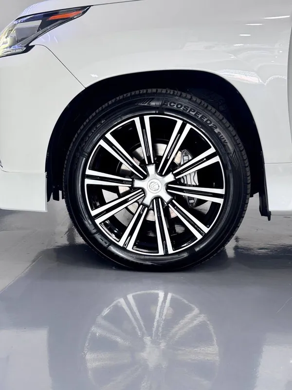 Lexus LX 570 Sotuvda 5 Lexus LX 570 Sotuvda 5