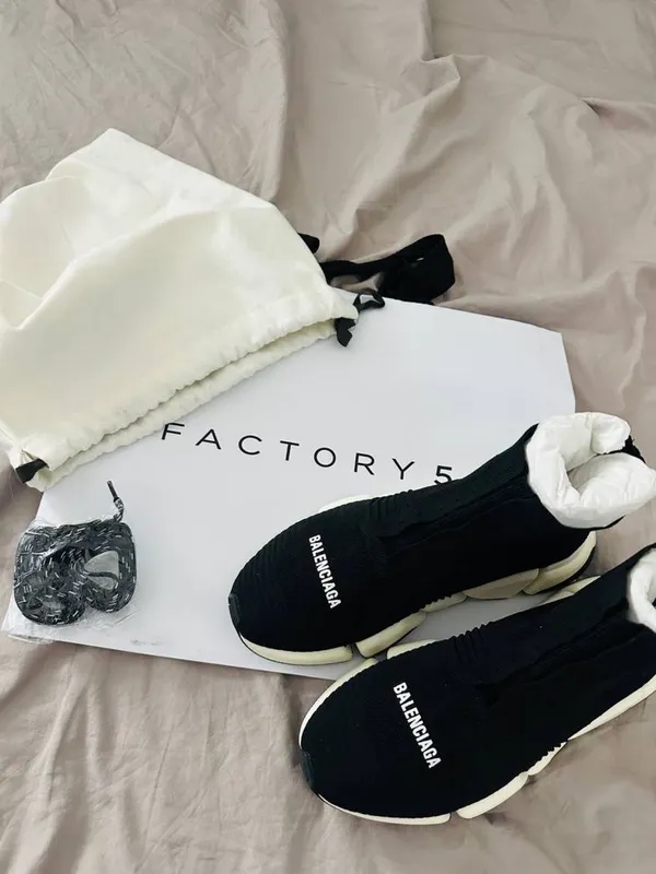 Продаются оригинал Balenciaga Продаются оригинал Balenciaga